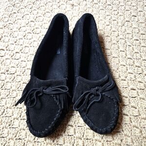 Minnetonka Black Suede Hardsole Fringe Moccasin Loafers 8